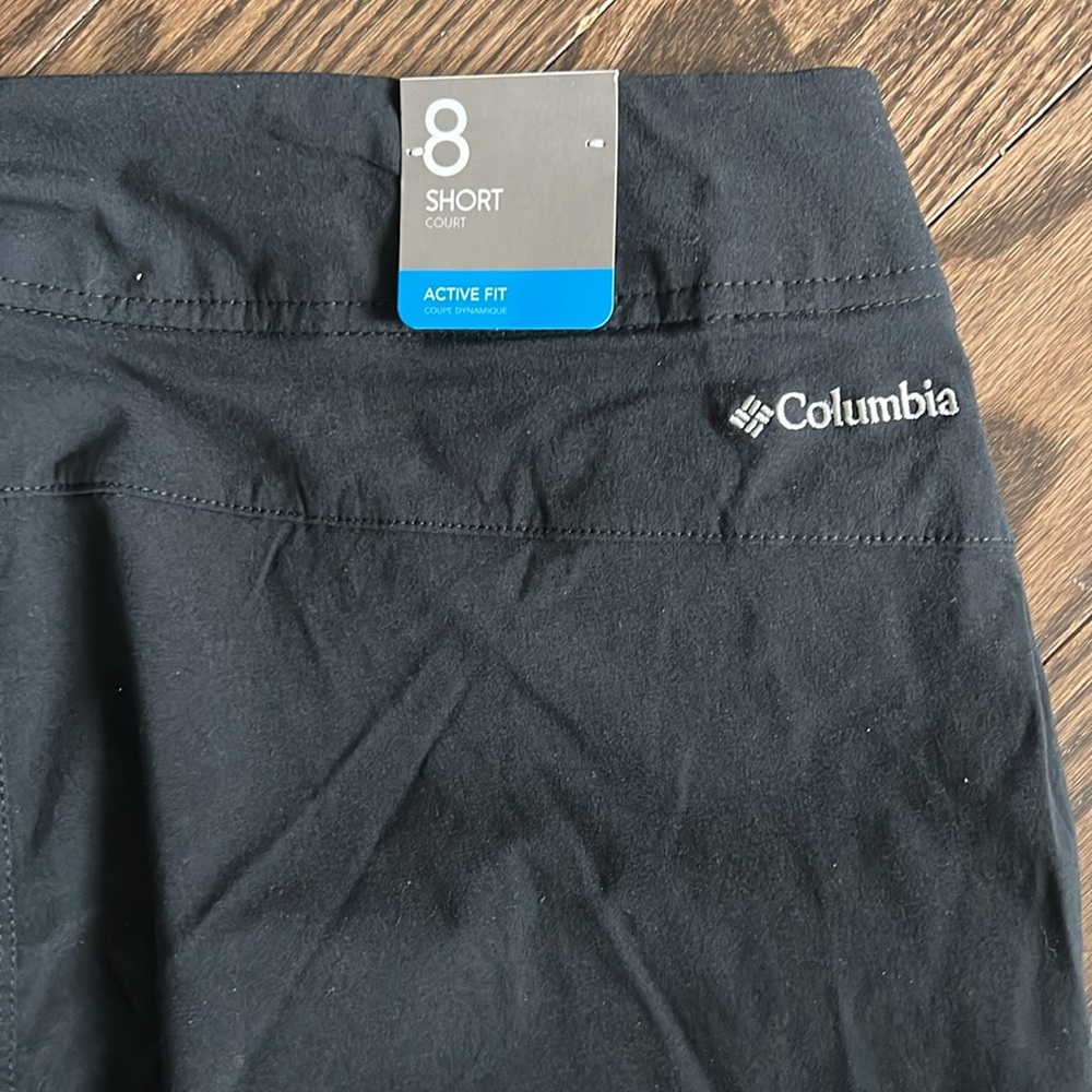 Columbia Women’s Active fit shorts size 8 fly/snap/tie front with 2 pockets